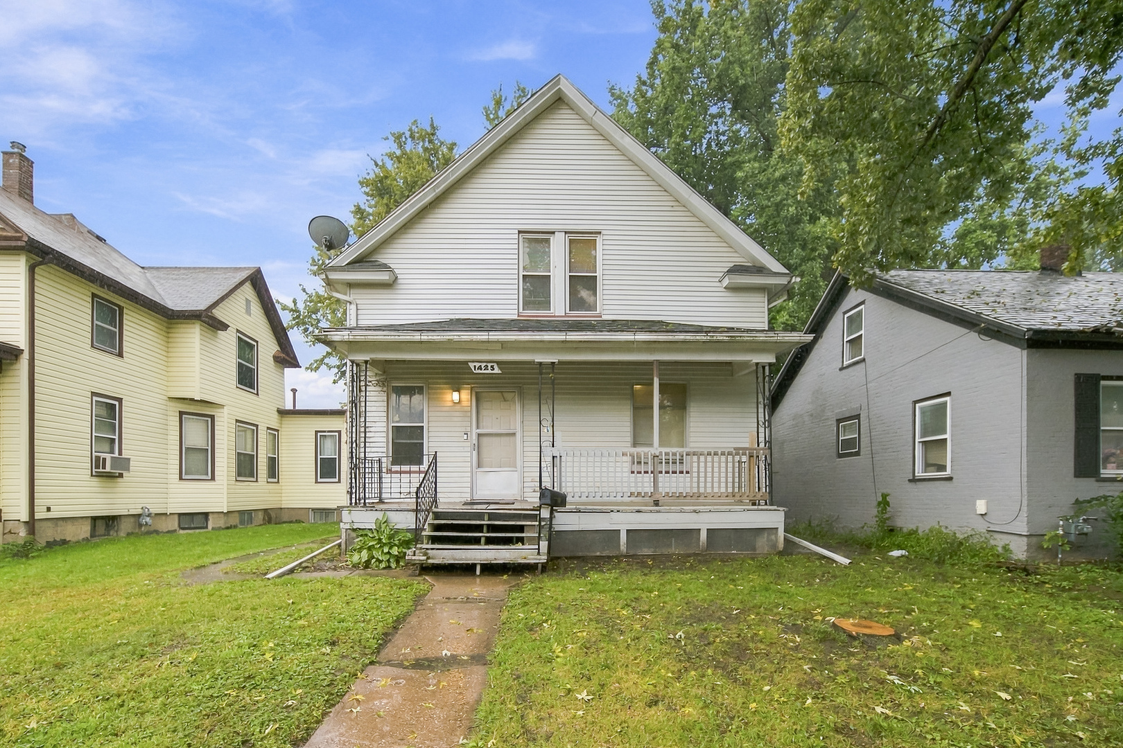 1425 W 15th Street Property Photo 1