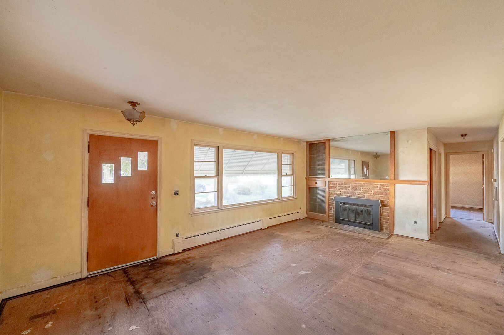 1949 Hickory Street Property Photo 3
