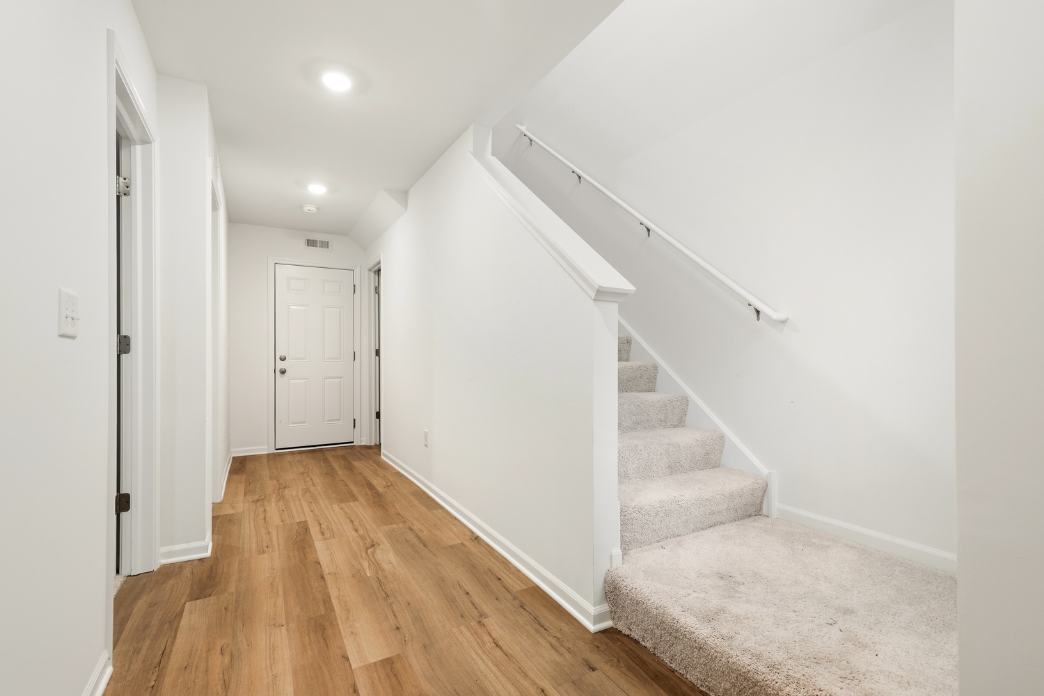 249 Kingsport Drive Property Photo 4