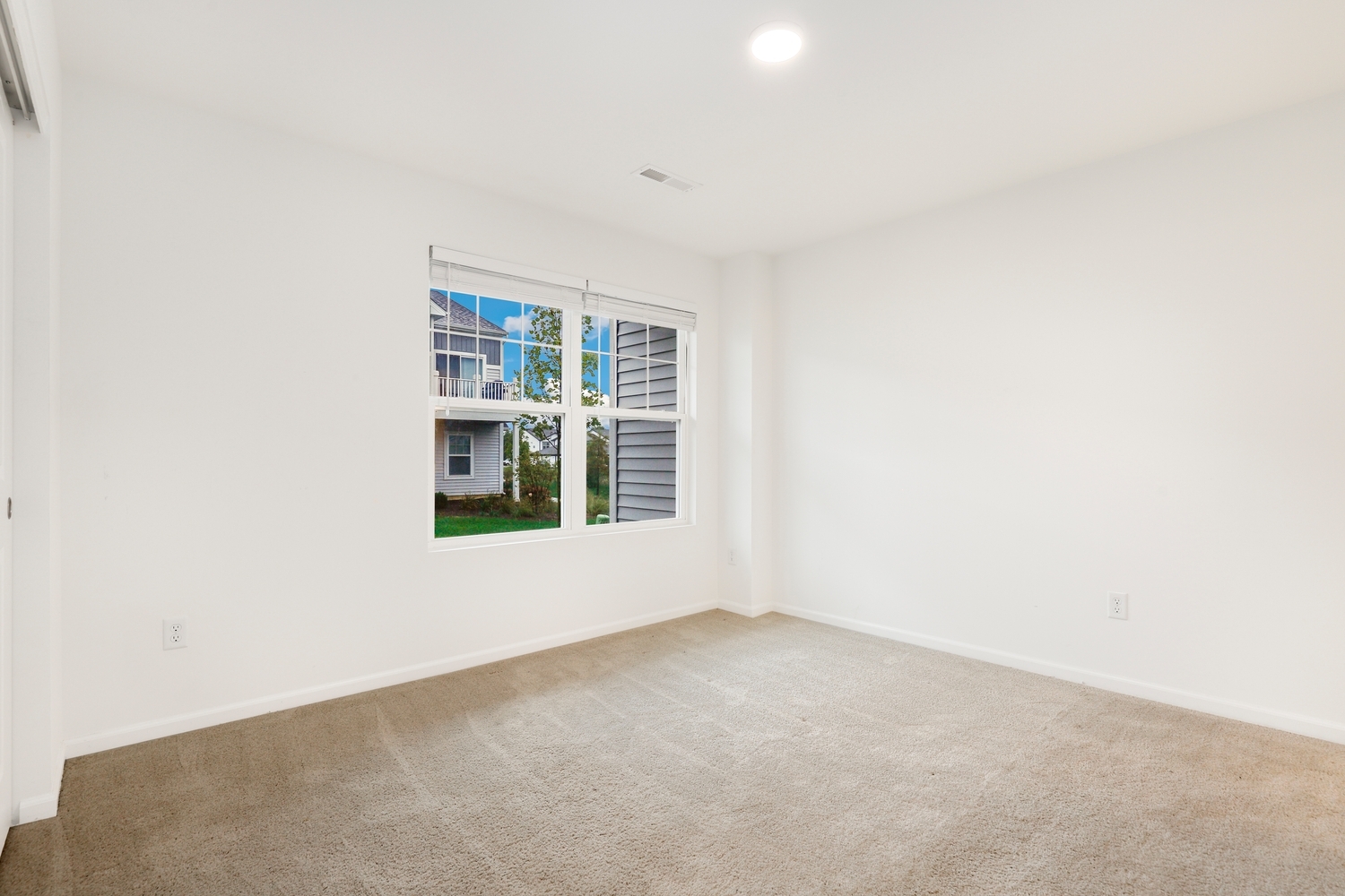 249 Kingsport Drive Property Photo 6