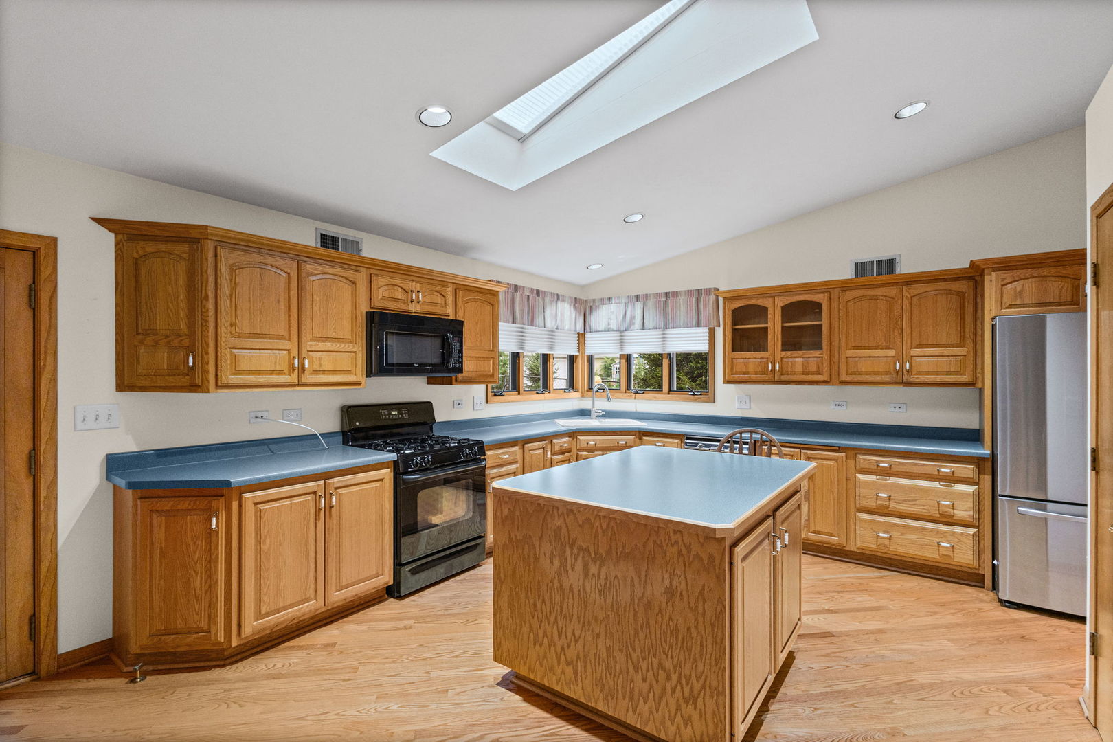 1026 Spafford Street Property Photo 6