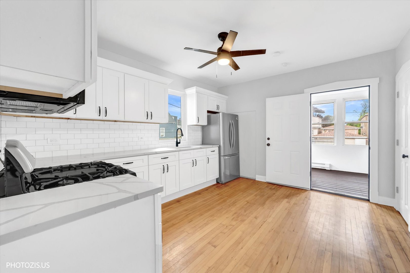 2238 N Lorel Avenue Property Photo 17