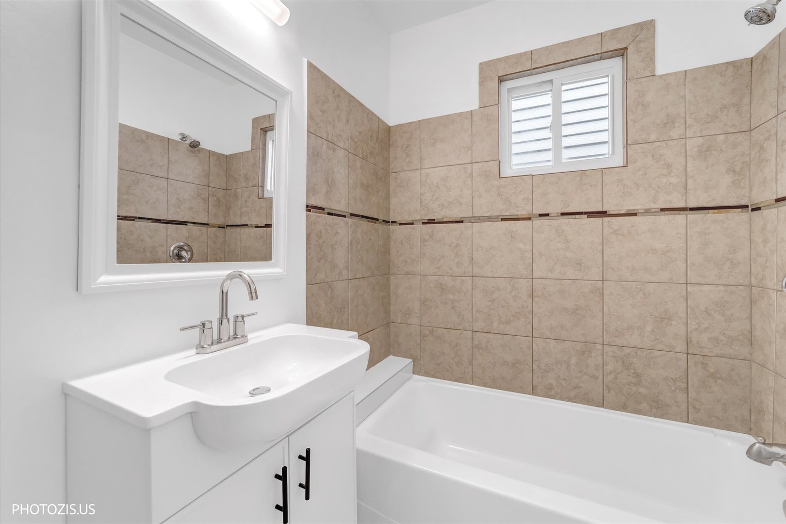 2238 N Lorel Avenue Property Photo 18
