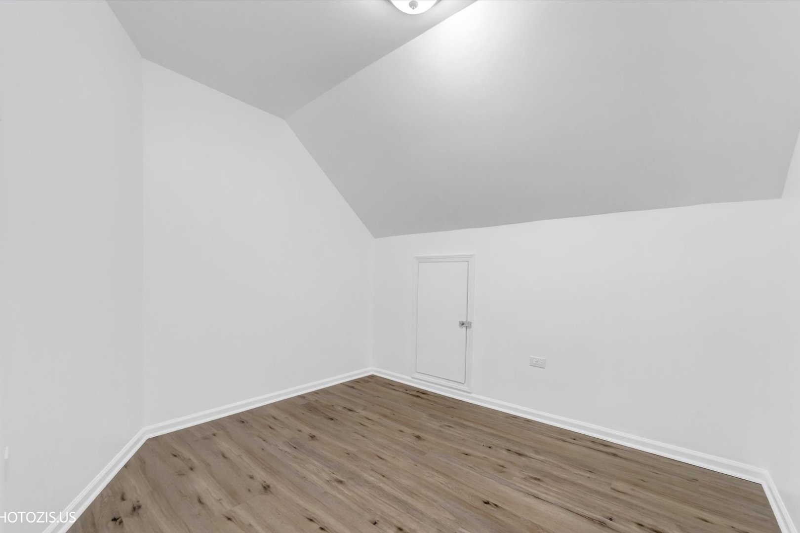 2238 N Lorel Avenue Property Photo 36
