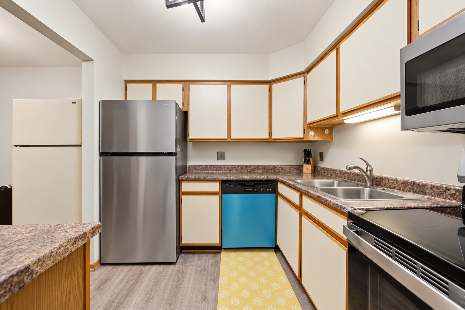 1900 Canal Street 2d Property Photo 8