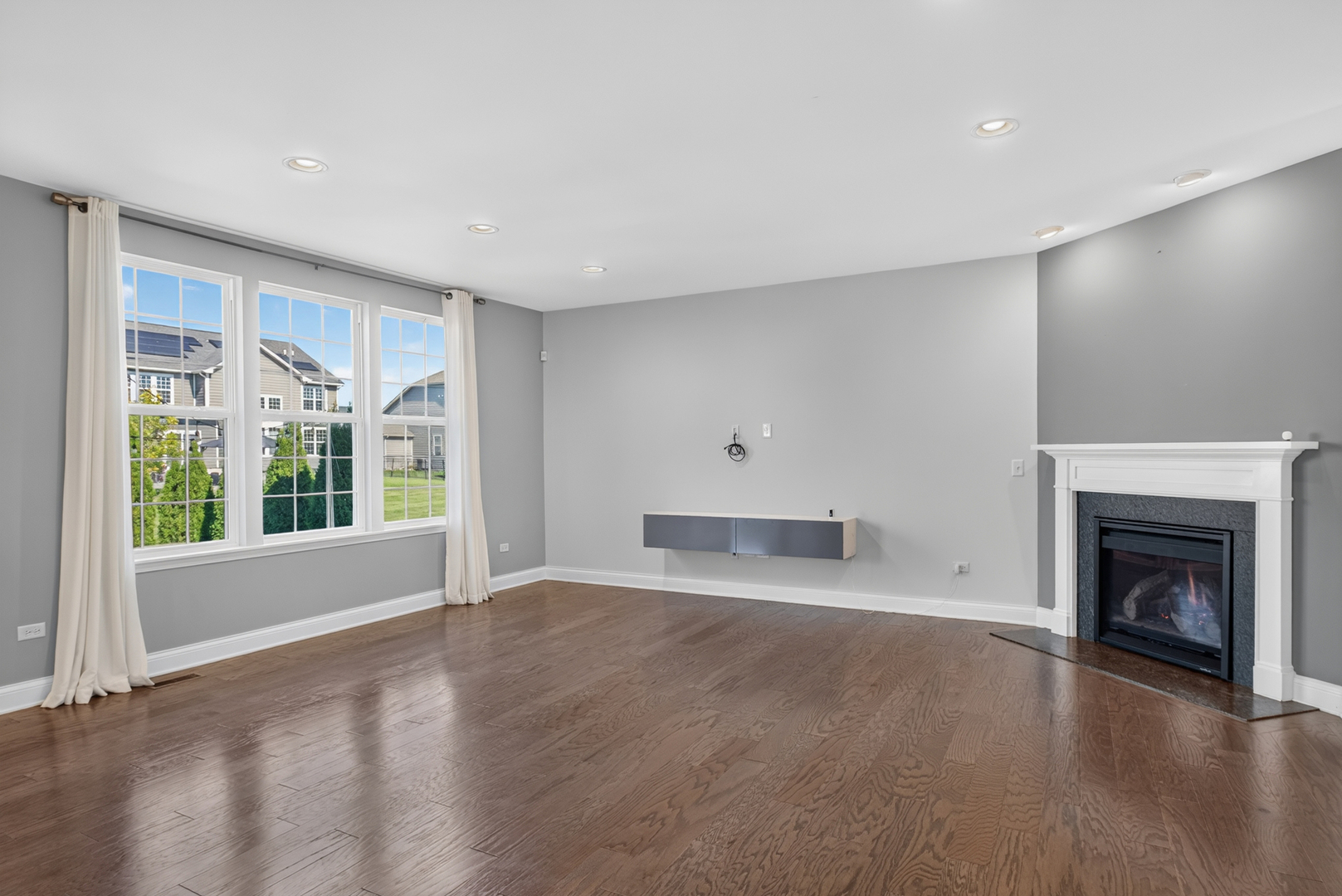 4319 Plantree Road Property Photo 6