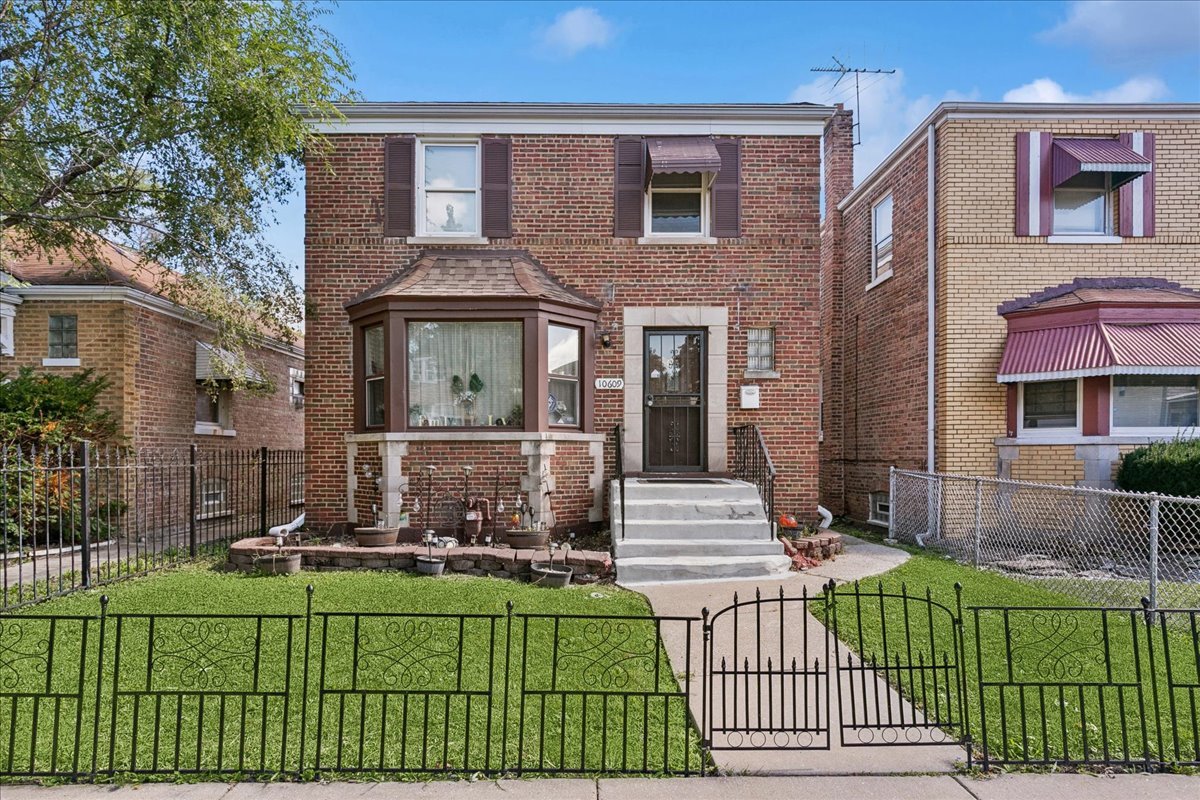 10609 S Indiana Avenue Property Photo 1