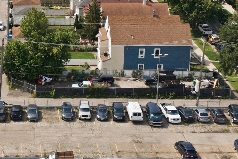 5115 S Whipple Street Property Photo 1