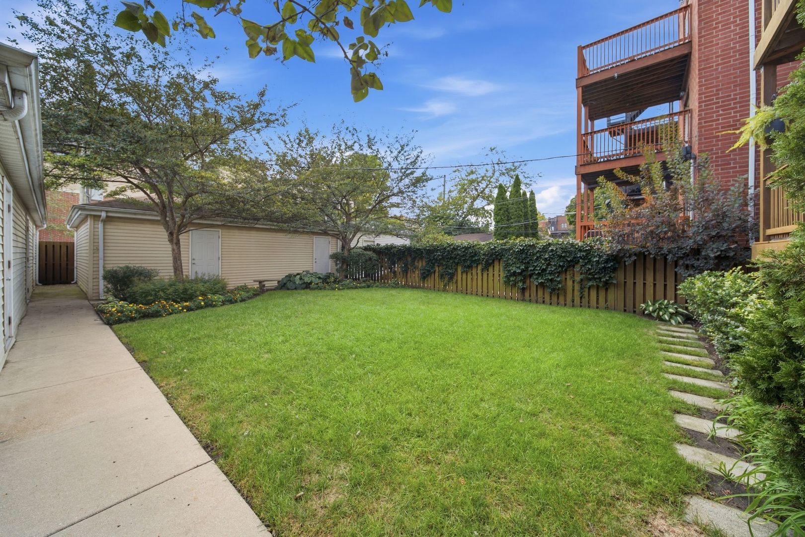 12774460 Property Photo 23