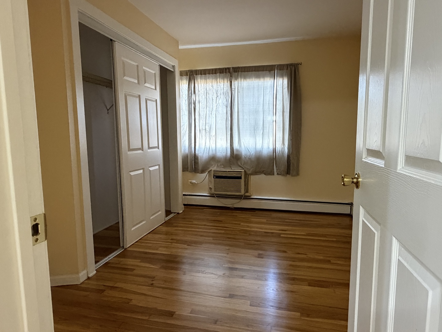 8836 N Western Avenue 207g Property Photo 9