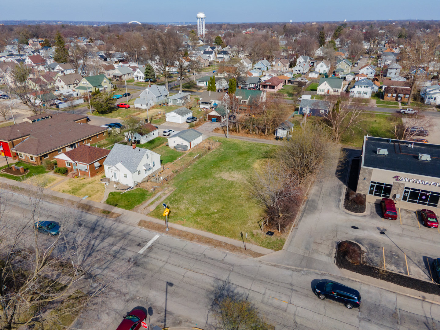 1629 30th Street Property Photo 2