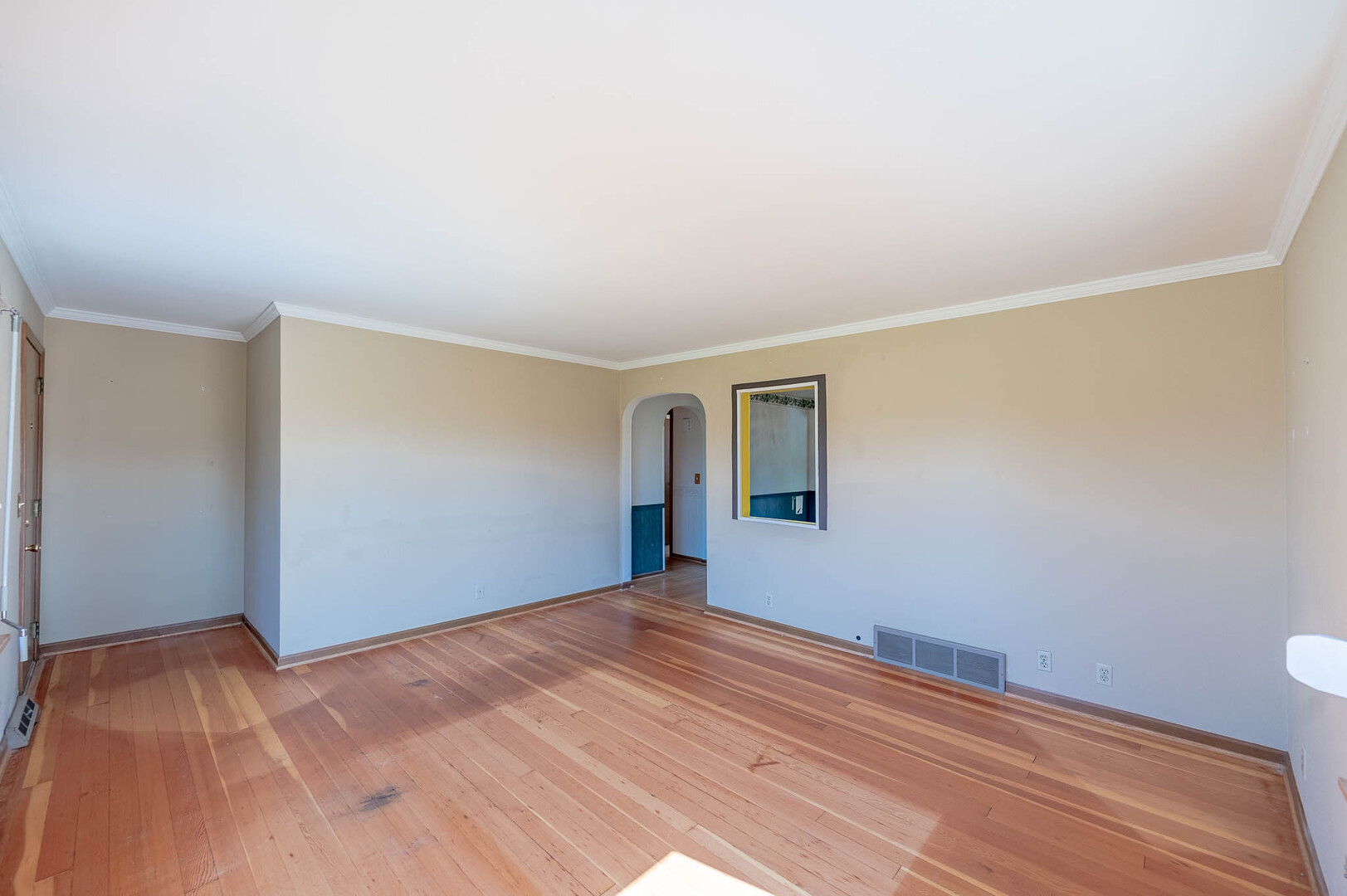 20185 Torrence Avenue Property Photo 4