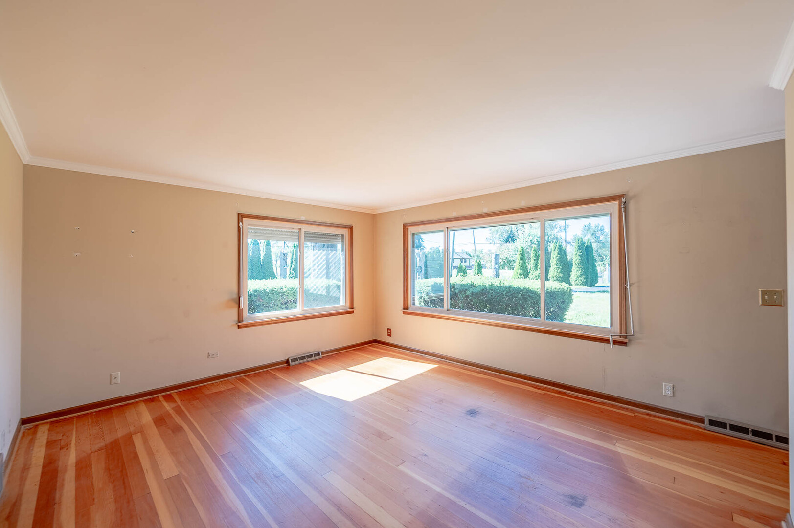 20185 Torrence Avenue Property Photo 5