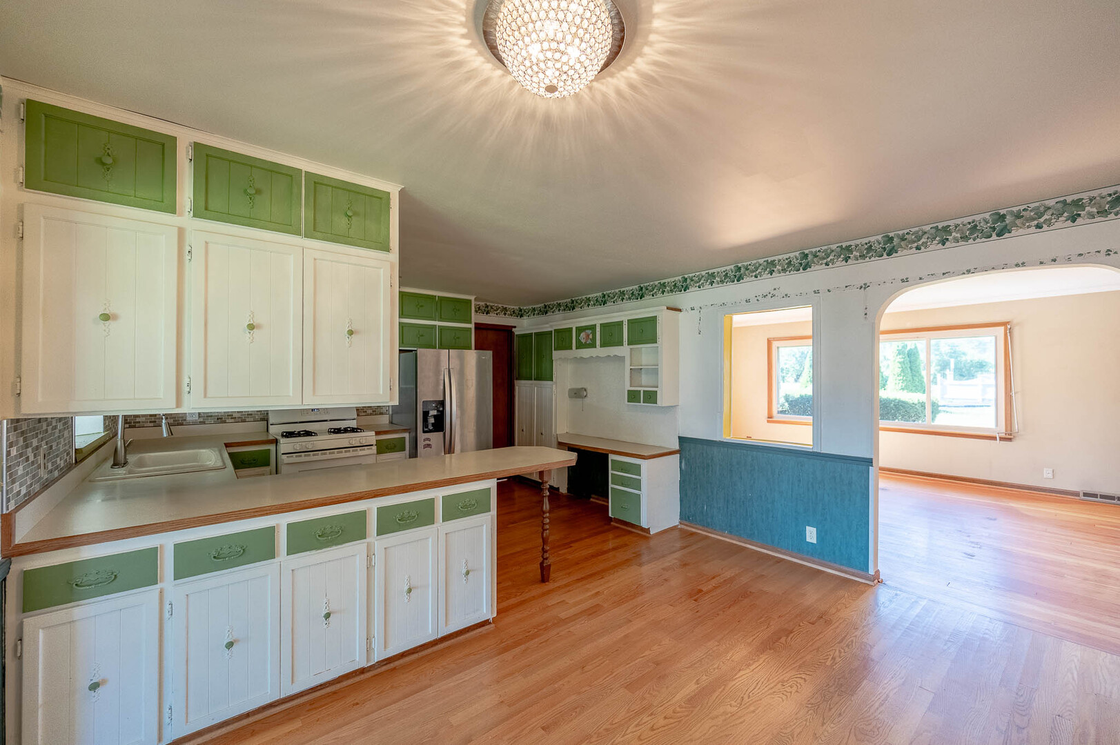 20185 Torrence Avenue Property Photo 6
