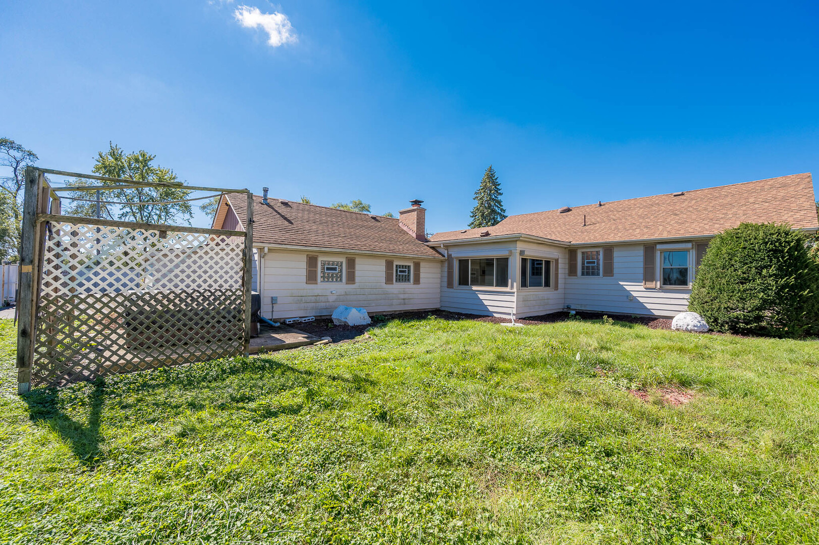 20185 Torrence Avenue Property Photo 14