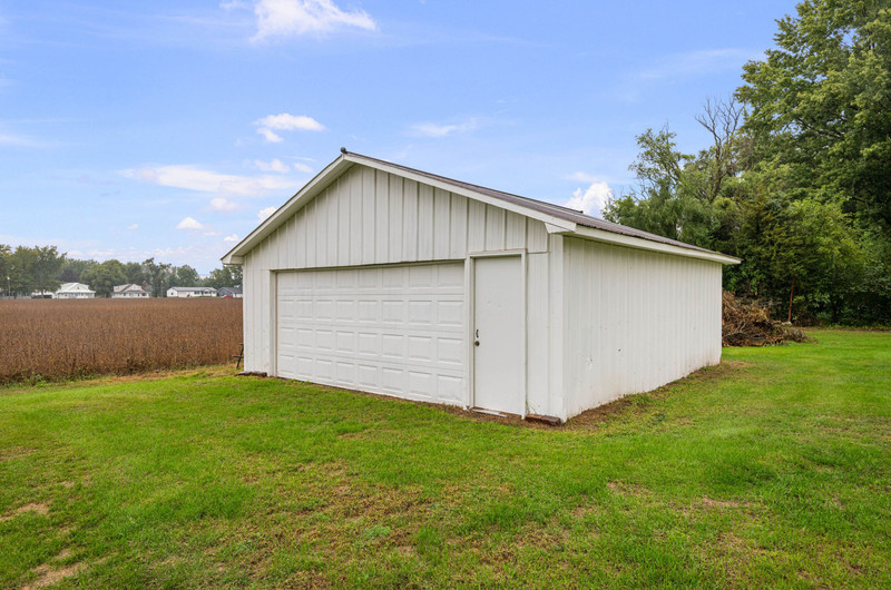 454 Docia Street Property Photo 23