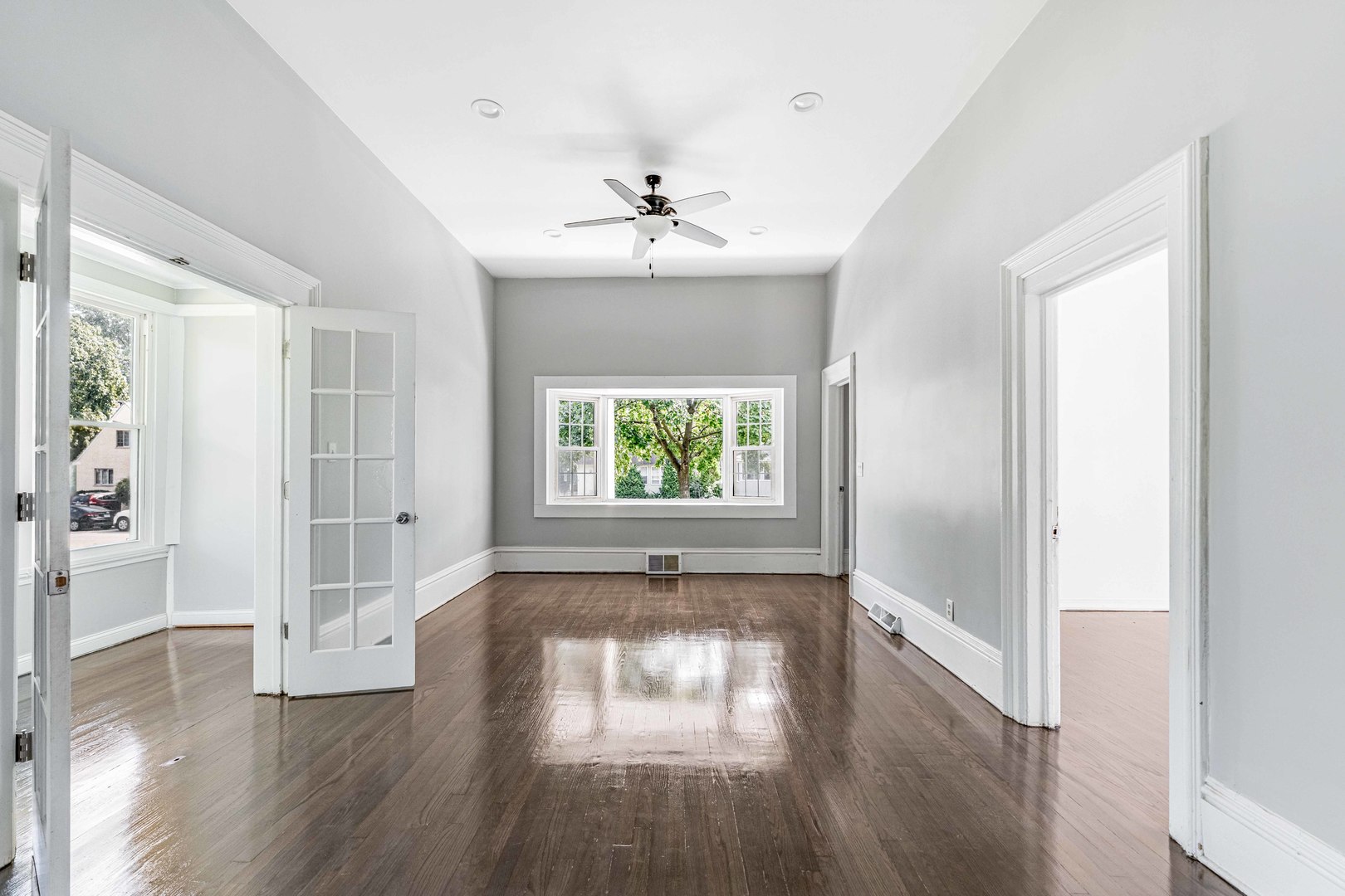 2520 Walnut Street Property Photo 5