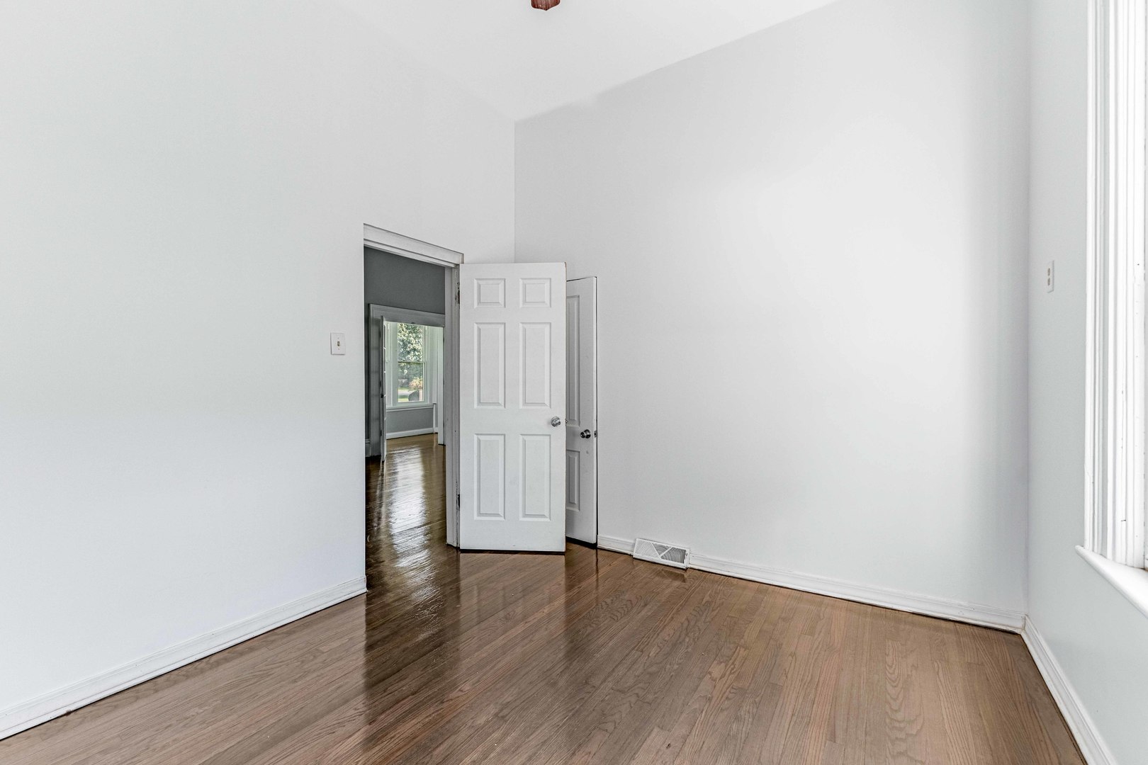 2520 Walnut Street Property Photo 20