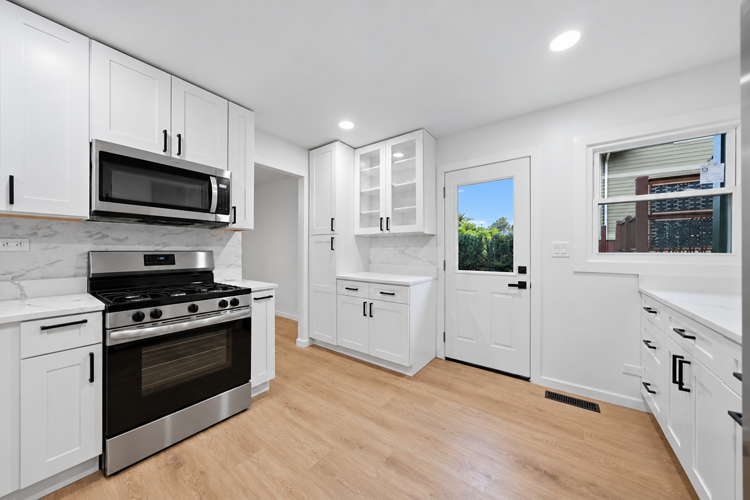 340 S Addison Avenue Property Photo 6