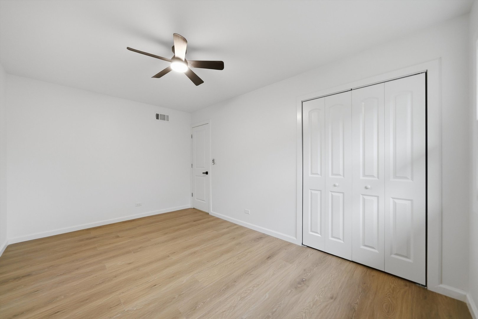 340 S Addison Avenue Property Photo 7