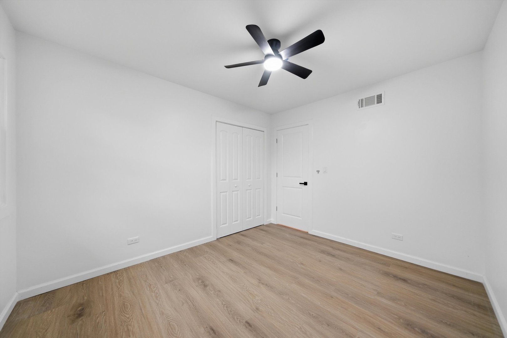 340 S Addison Avenue Property Photo 9