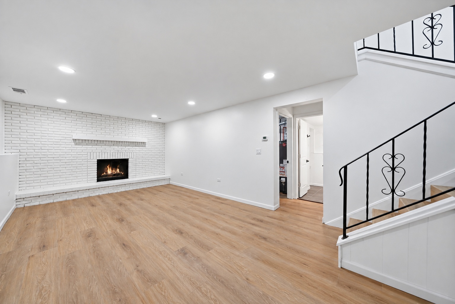 340 S Addison Avenue Property Photo 10