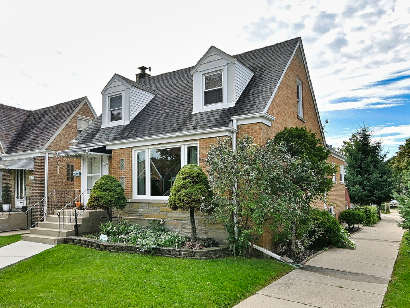 7041 W SCHOOL Street Property Photo 1