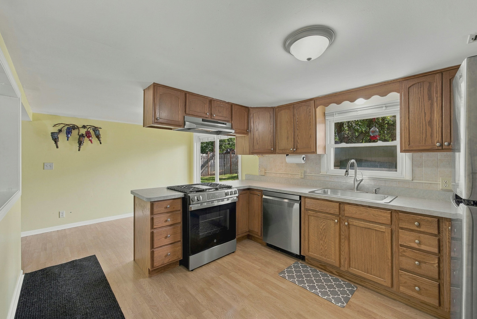 16539 W 144th Place Property Photo 8