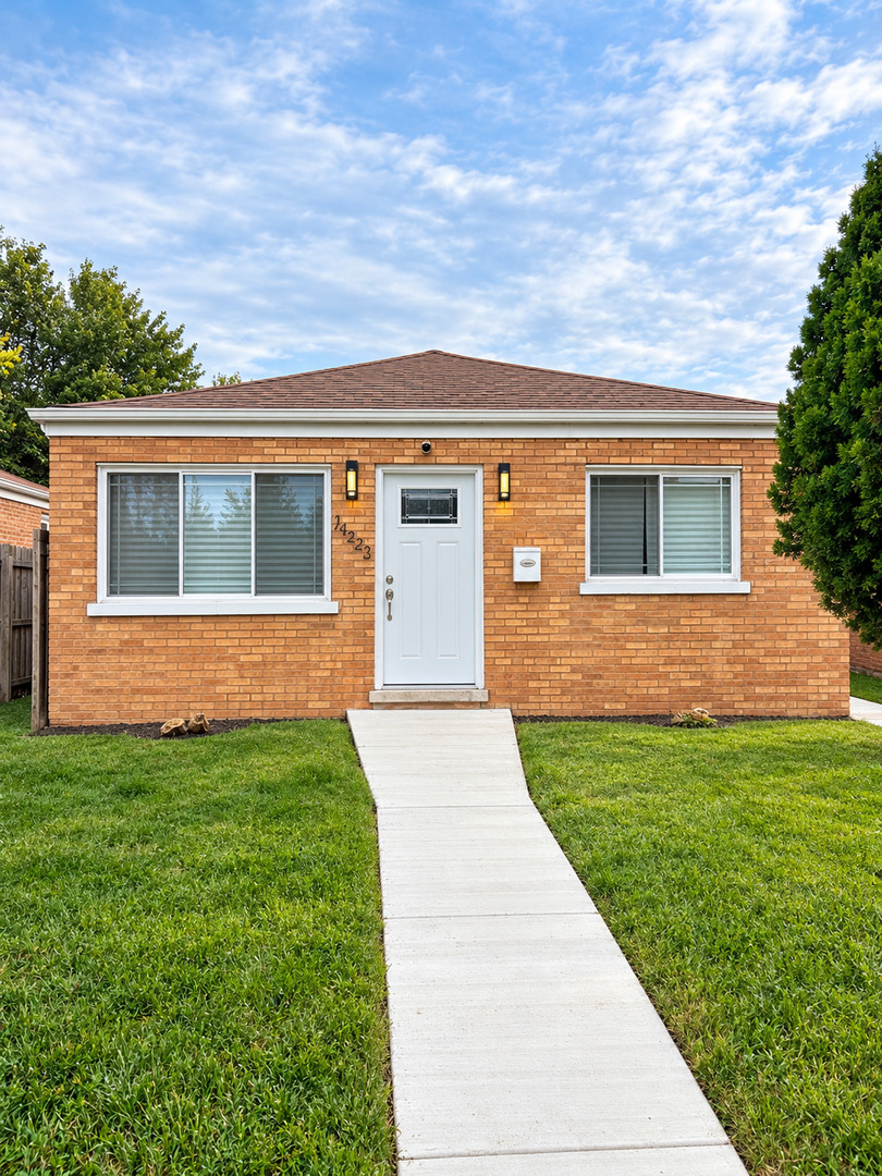 14733 Maplewood Avenue Property Photo 1