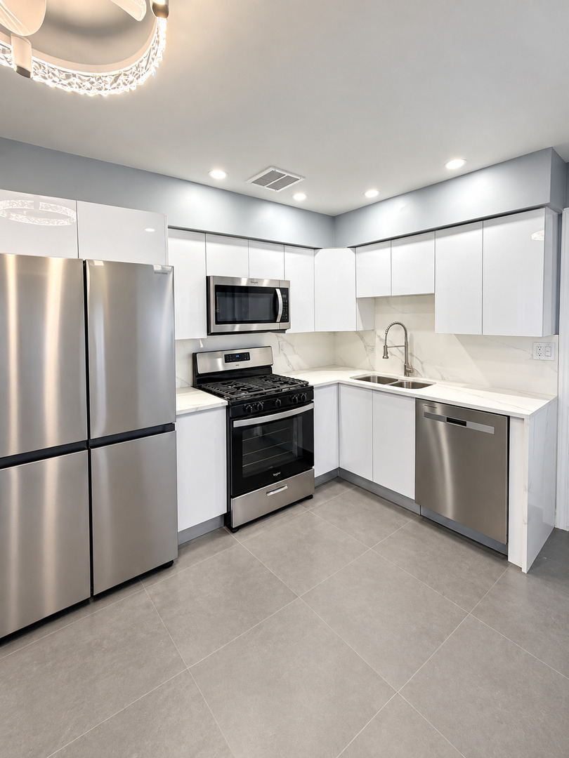 14733 Maplewood Avenue Property Photo 8