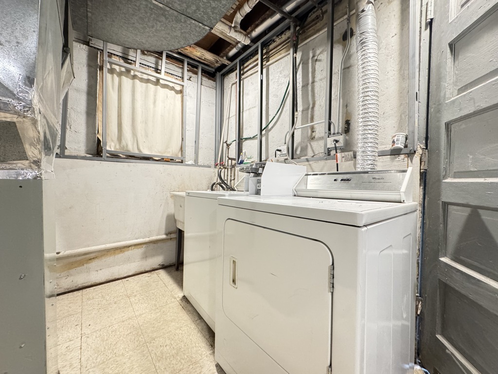 2101 W Montrose Avenue 2 Property Photo 20