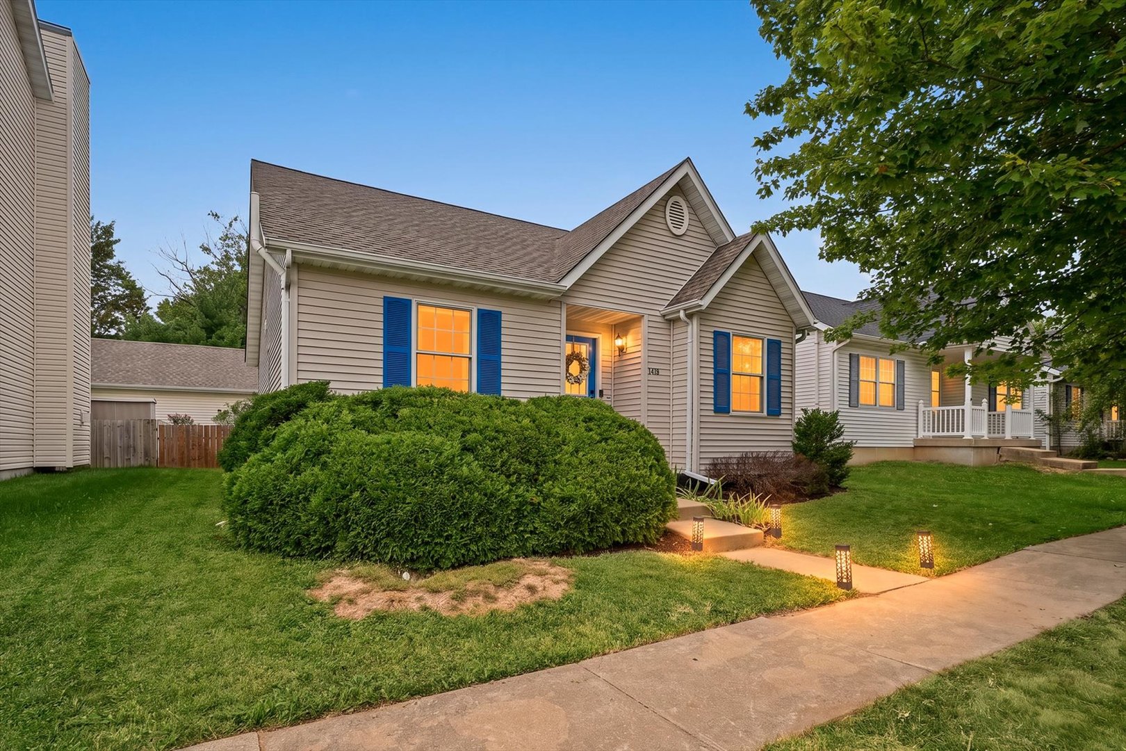 1419 S Smith Road Property Photo 4