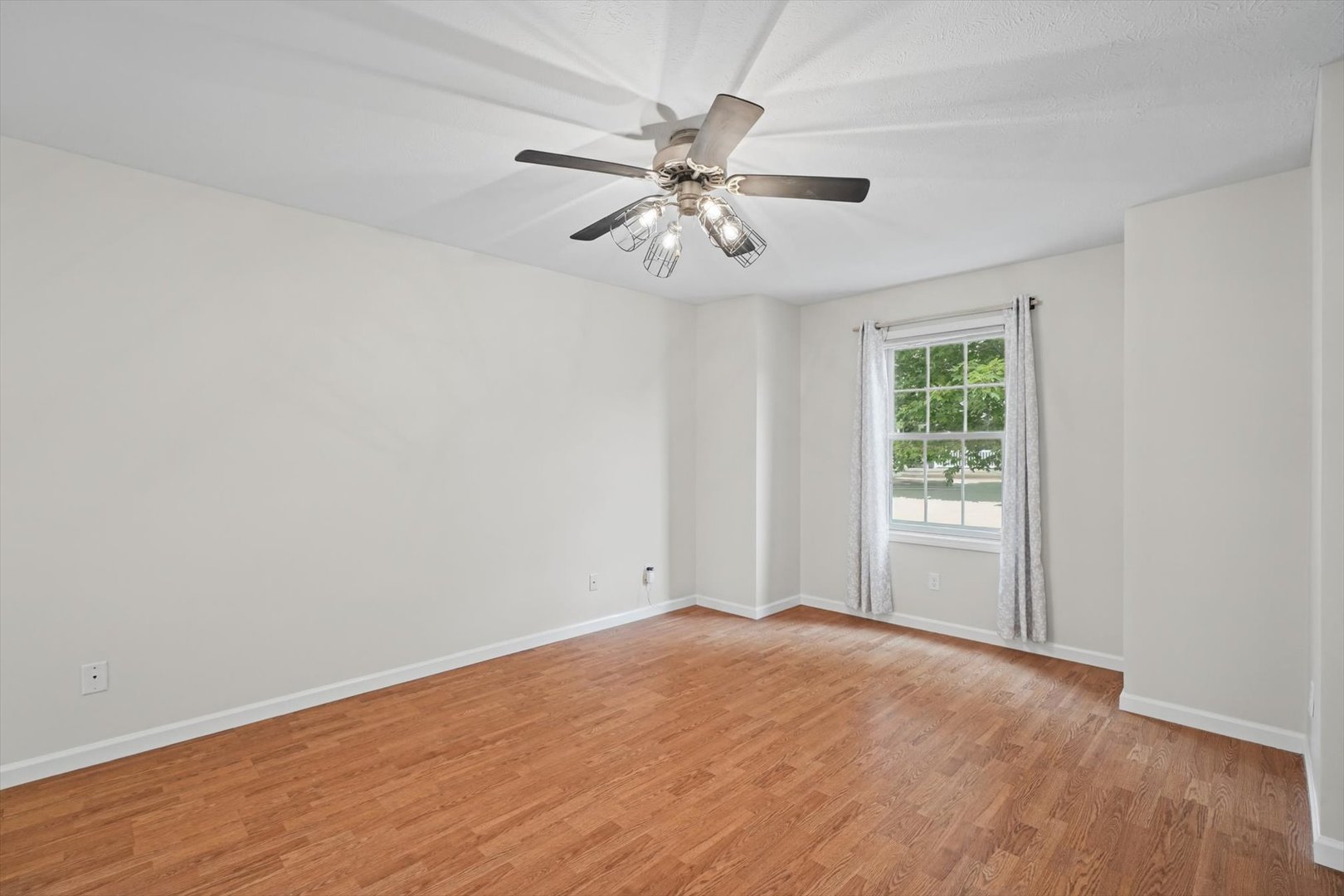 1419 S Smith Road Property Photo 14