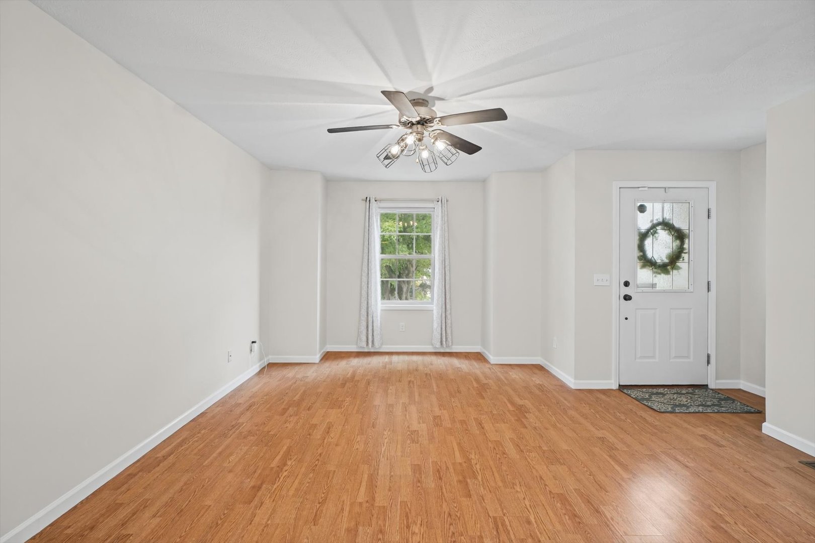 1419 S Smith Road Property Photo 15