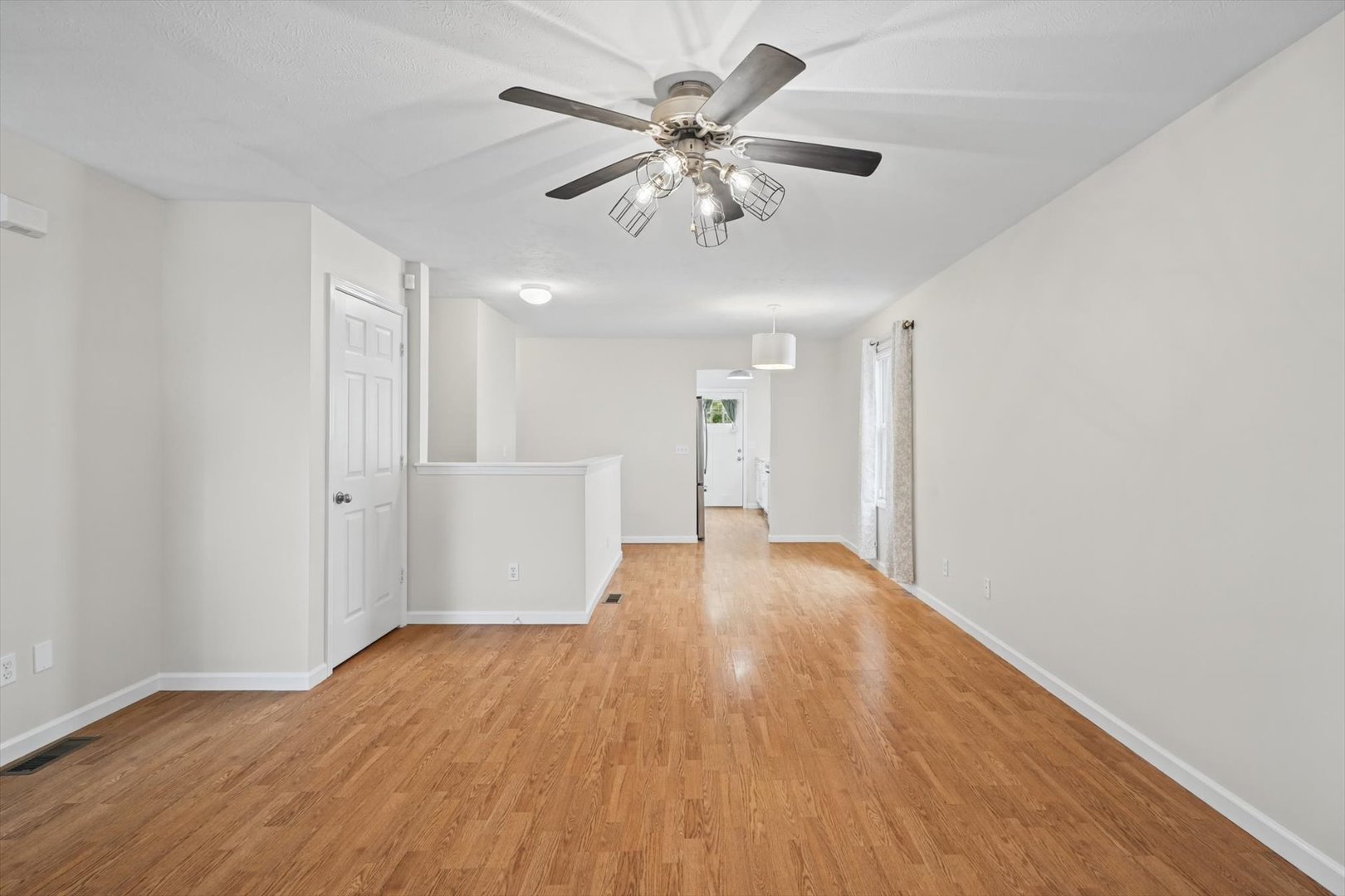 1419 S Smith Road Property Photo 17