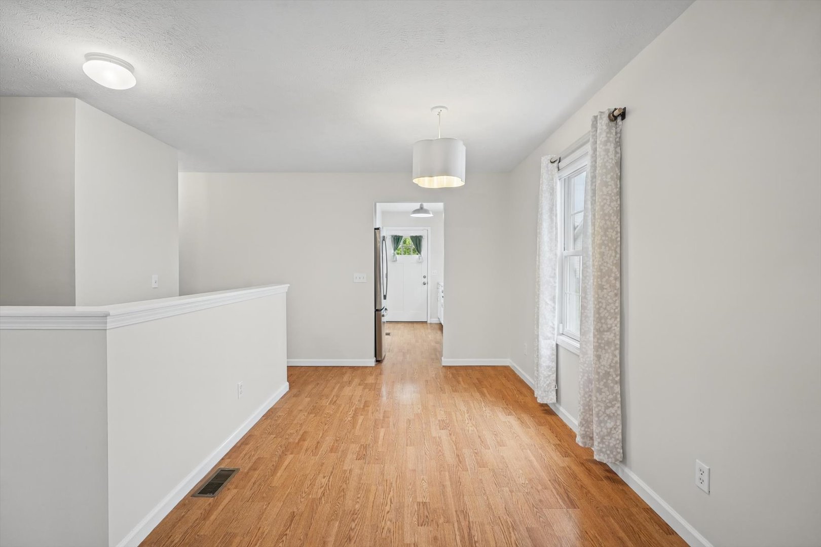 1419 S Smith Road Property Photo 19