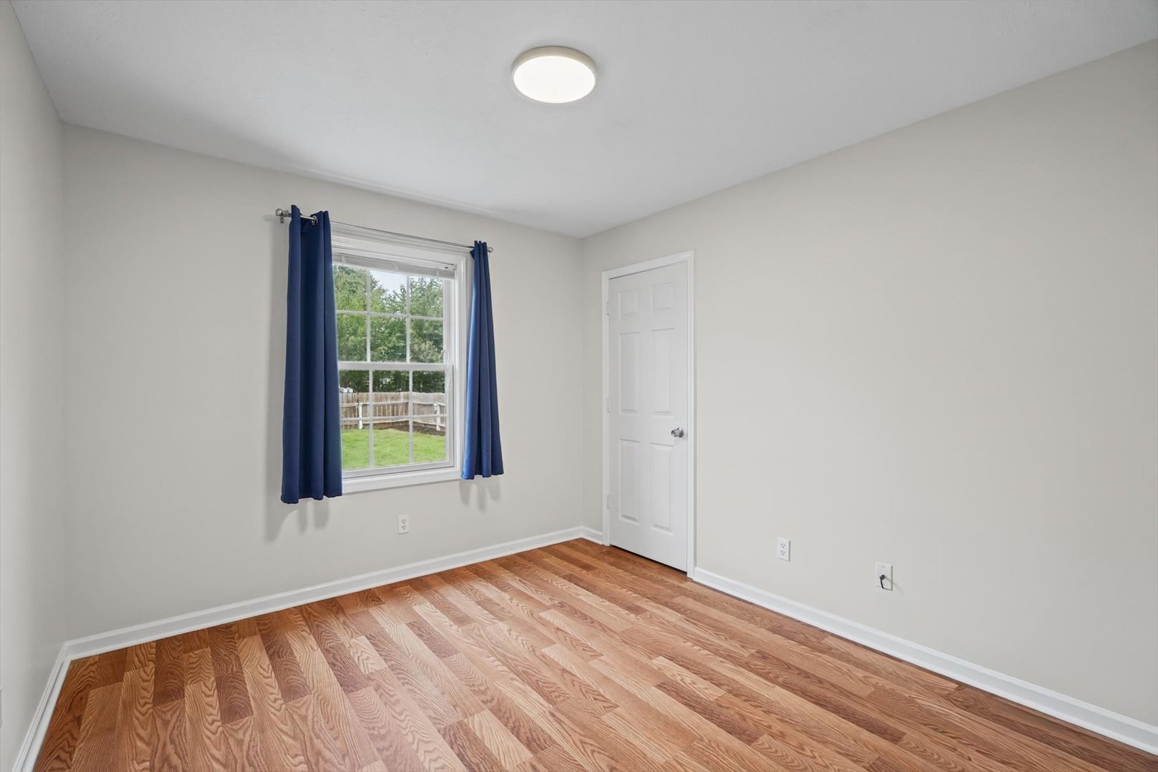 1419 S Smith Road Property Photo 30