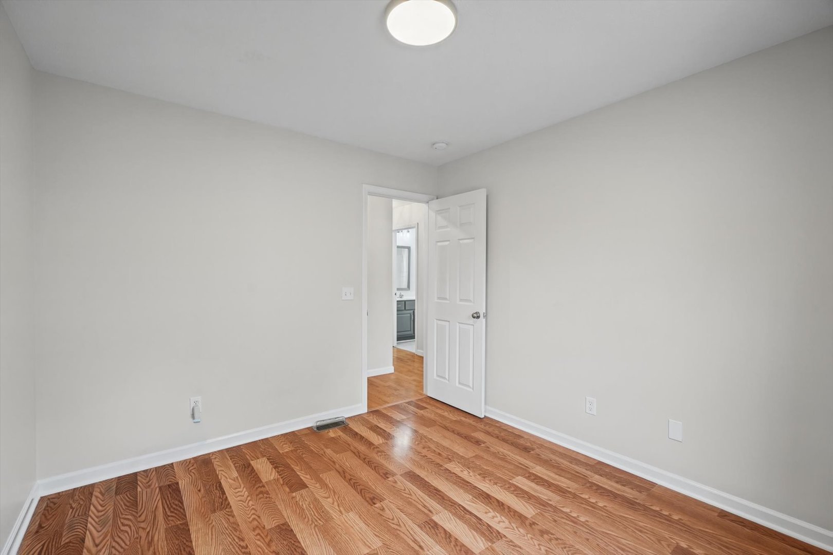 1419 S Smith Road Property Photo 32