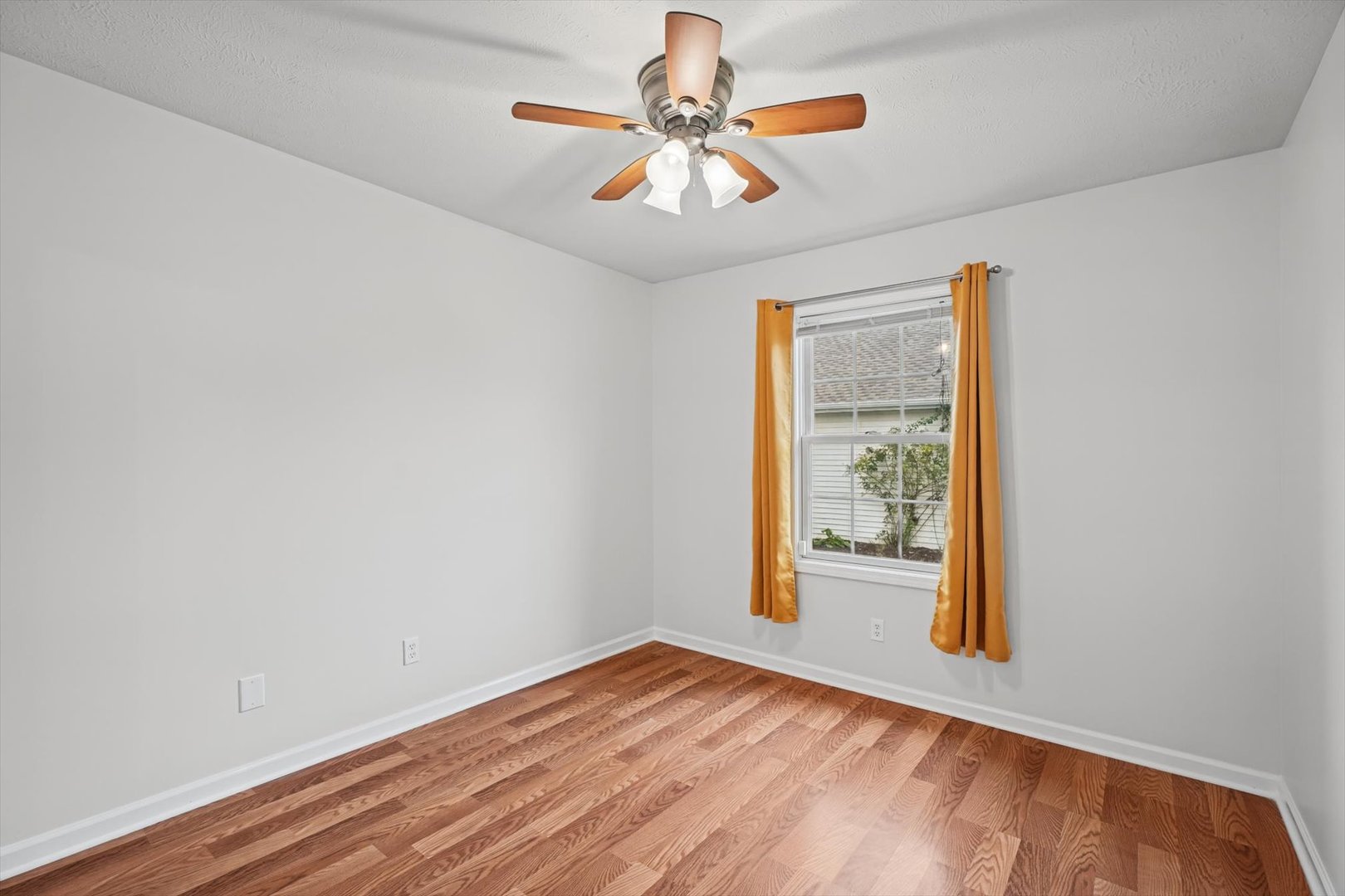 1419 S Smith Road Property Photo 33