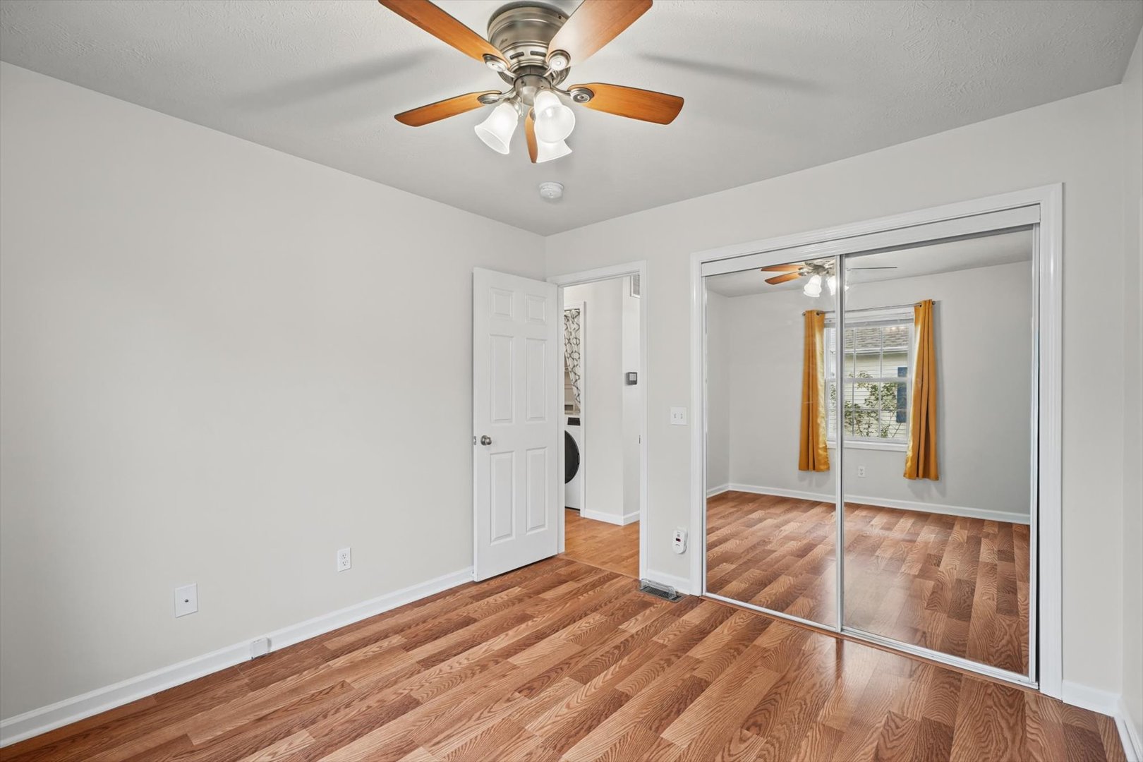 1419 S Smith Road Property Photo 35