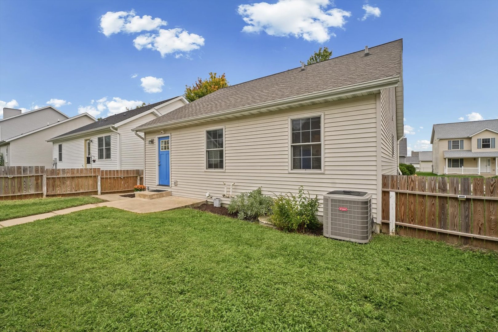 1419 S Smith Road Property Photo 57