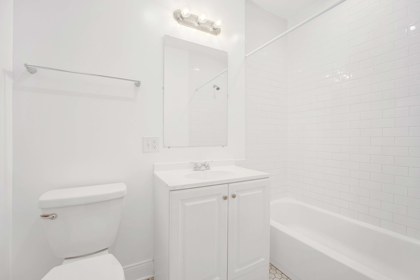 4406 W Altgeld Street 2 Property Photo 14