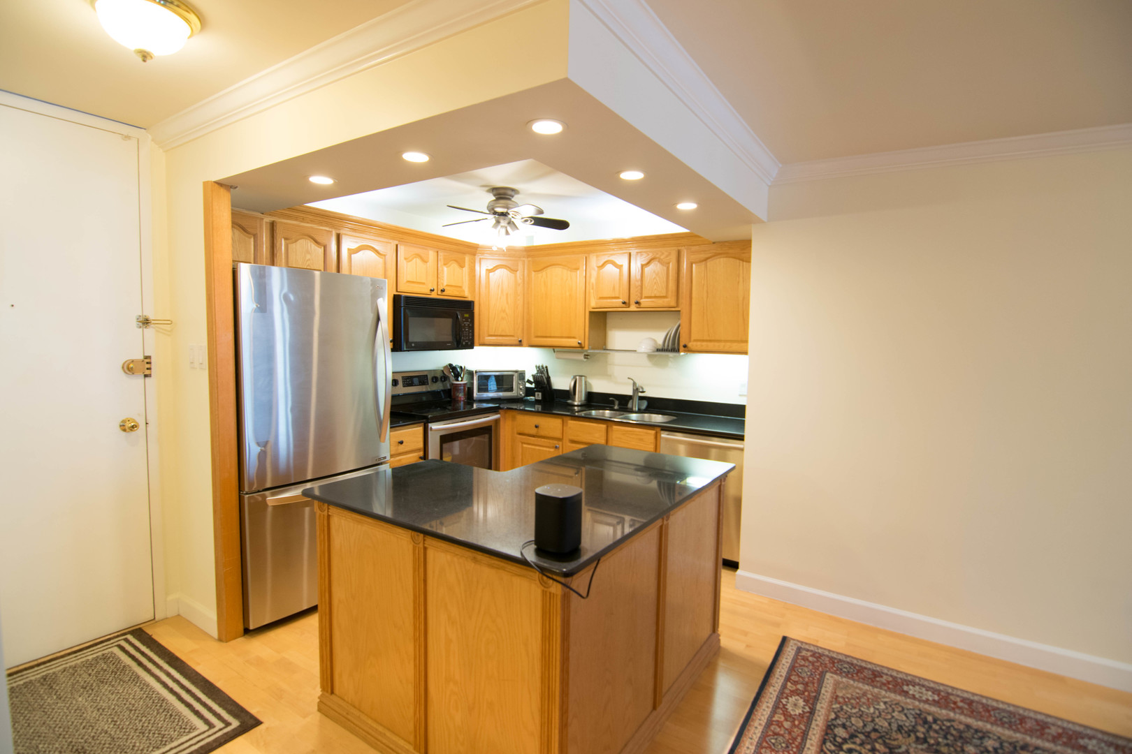 1340 N Dearborn Parkway 8b Property Photo 6