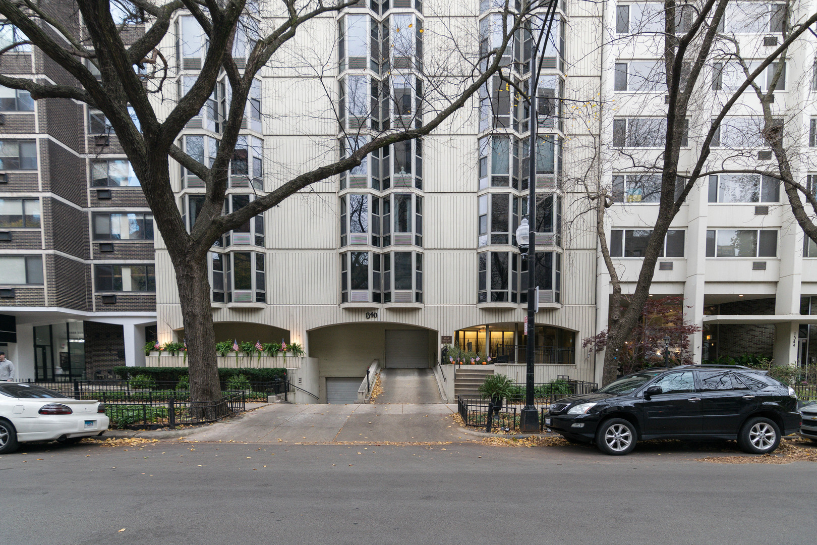 1340 N Dearborn Parkway 8b Property Photo 21