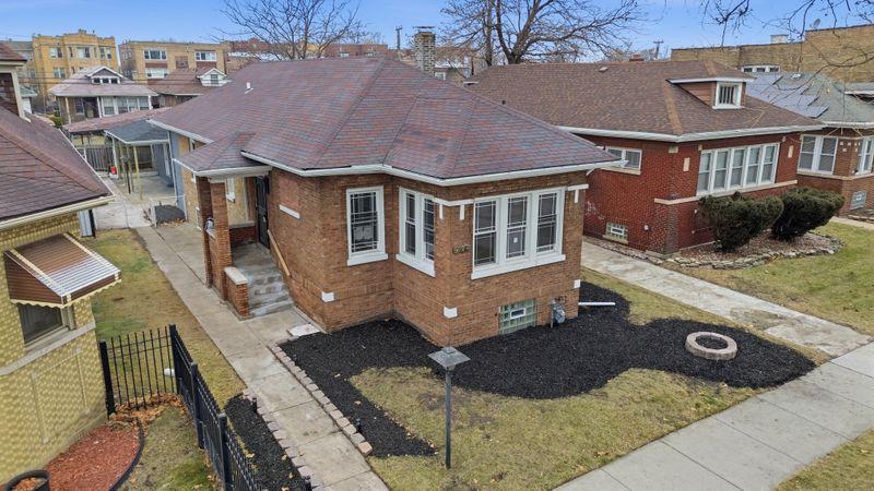 7724 S Chappel Avenue Property Photo 1