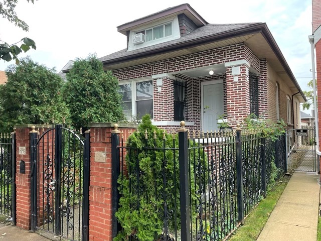 6146 S California Avenue Property Photo 1