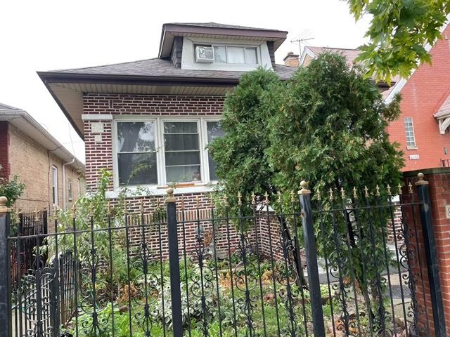 6146 S California Avenue Property Photo 2