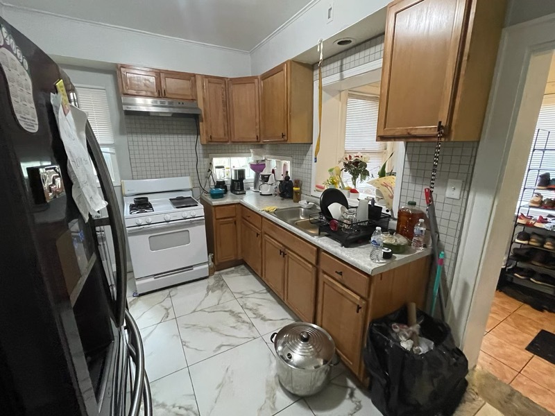 6146 S California Avenue Property Photo 8
