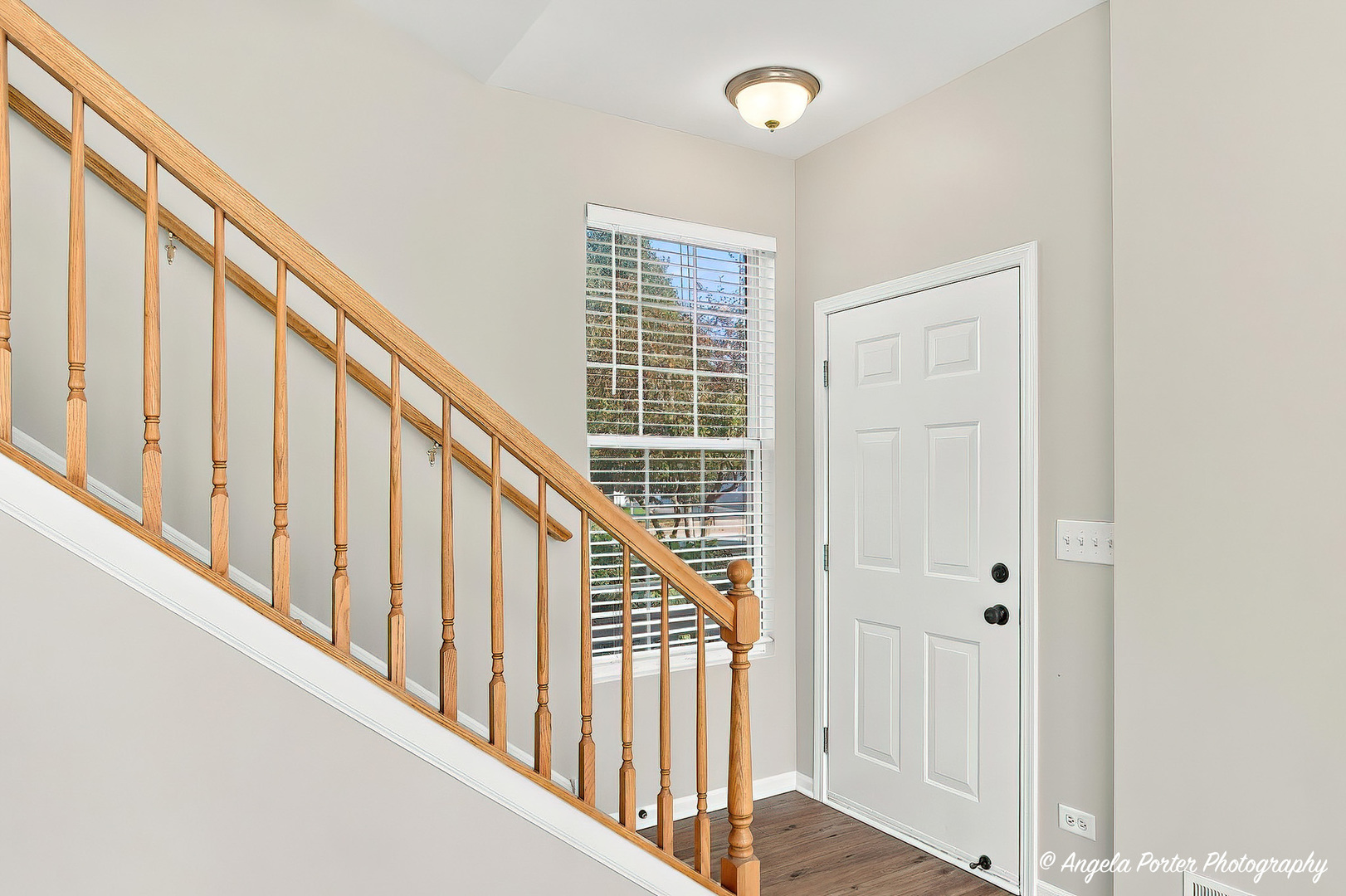 2301 Evergreen Circle Property Photo 3
