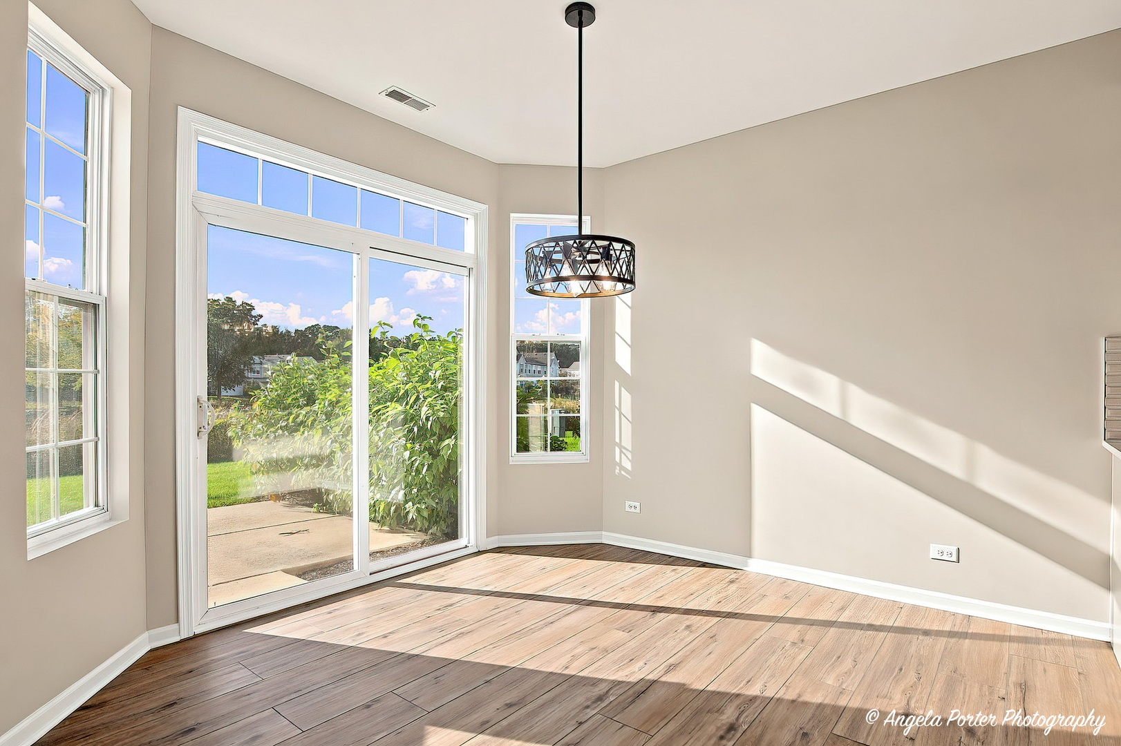 2301 Evergreen Circle Property Photo 8